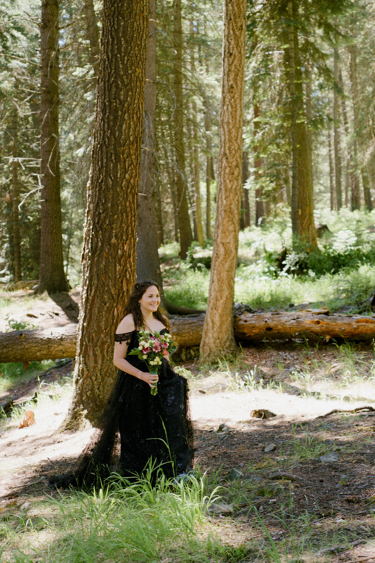 Ceremony_Brenda&JanieElopementPhotos_OregonWeddingPhotographer_KuroCreativeHouse-12