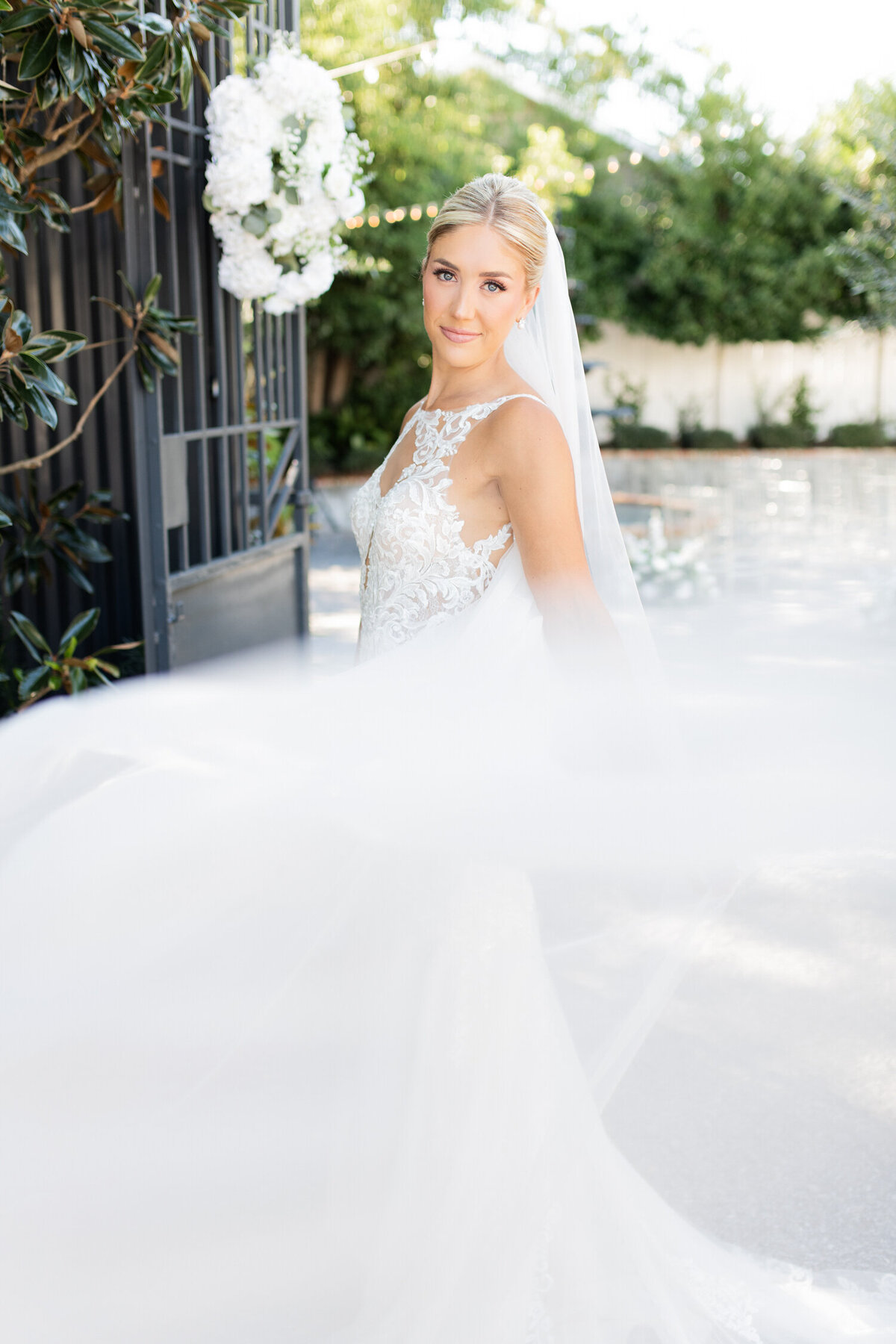 bride cathedral veil photos