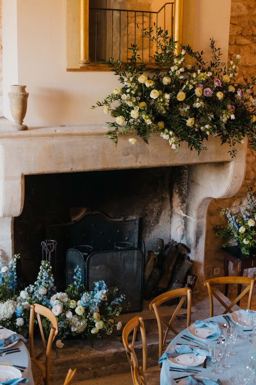 Ian Tasha Luxury Hindi wedding with french accents at Bastide de Marie in Provence - The Bold Americana photography Veronique Lorre florist15