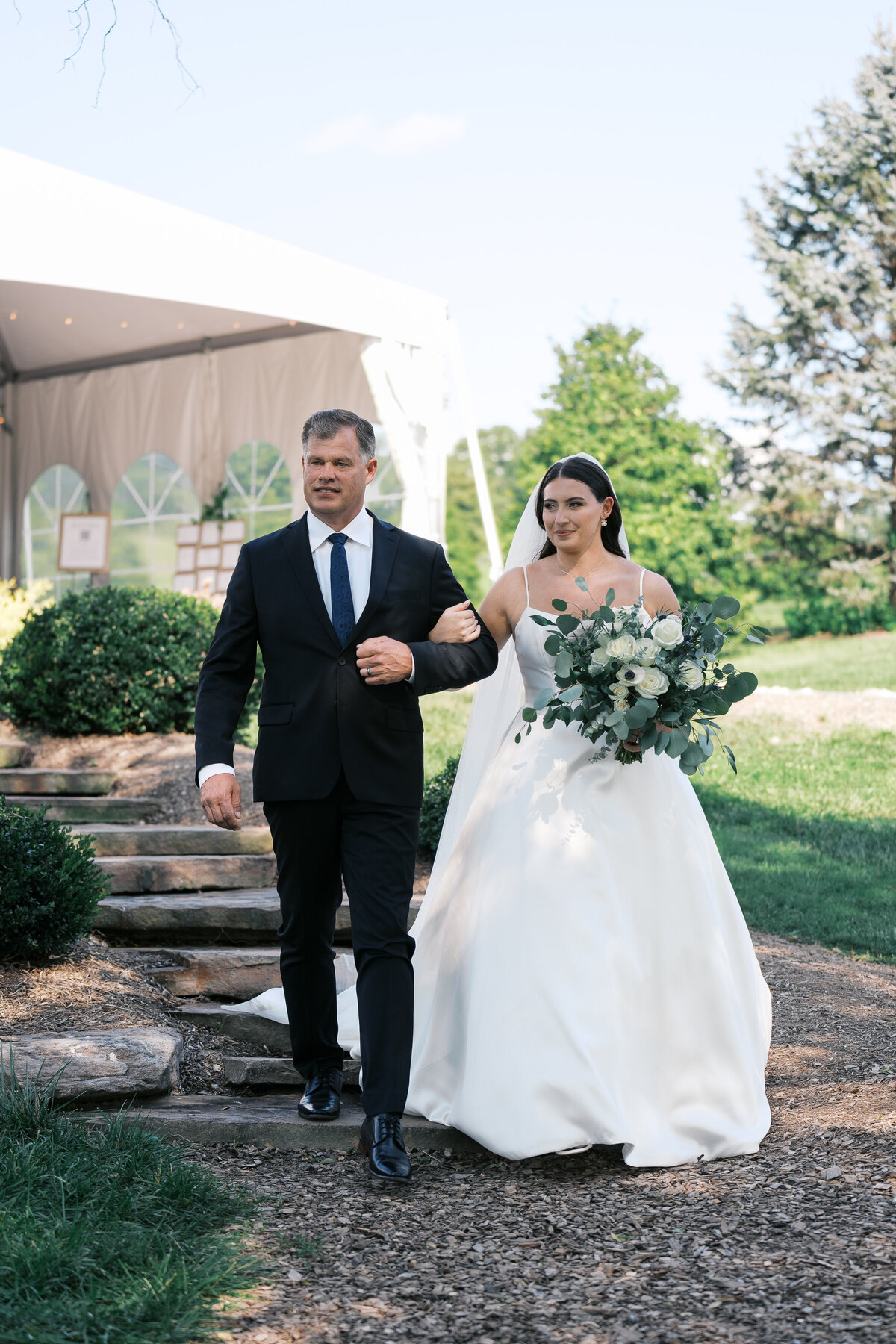 GlenEllenFarmWeddingPhotographer_DC_NY_WeddingPhotographerJenniferFern-21