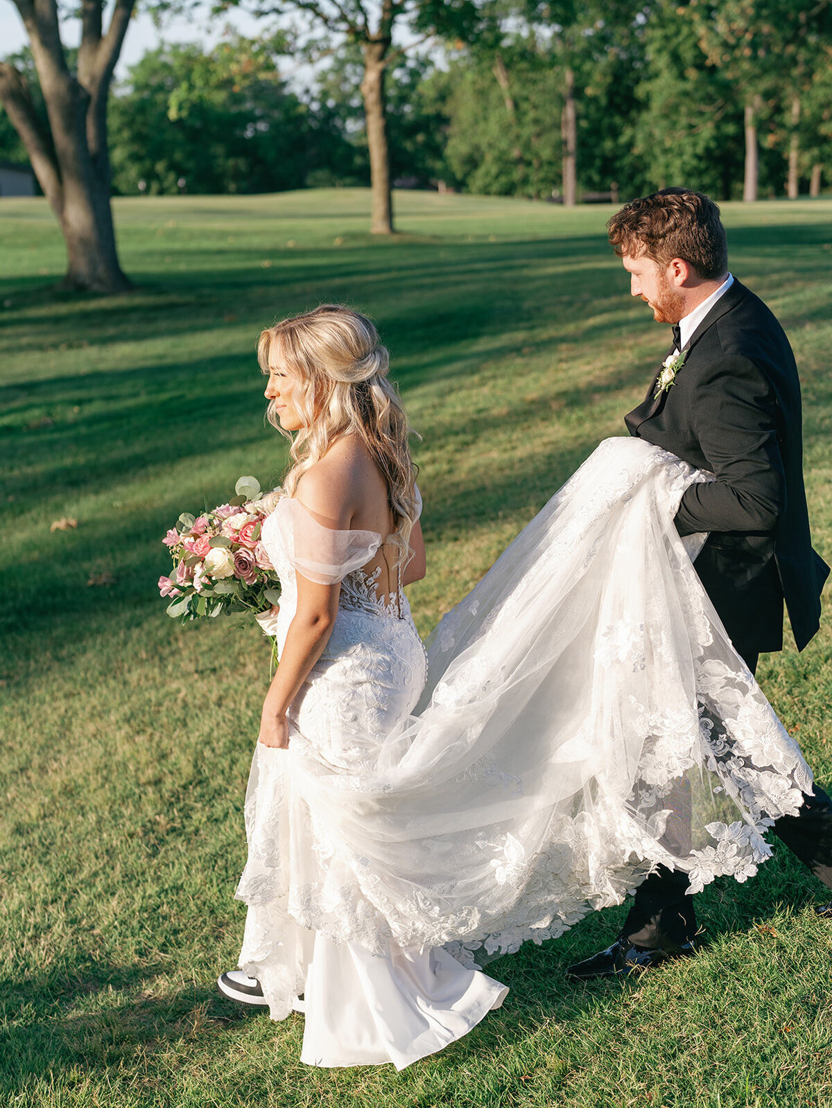 Golden hour bride and groom pictures in St Louis