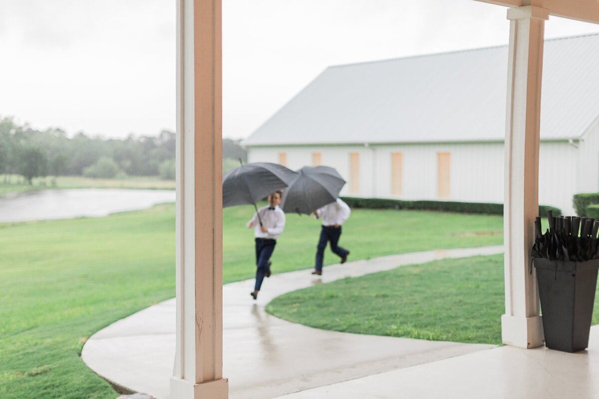 DanielleandAaronTheFarmhouseKristinNicholePhotography65
