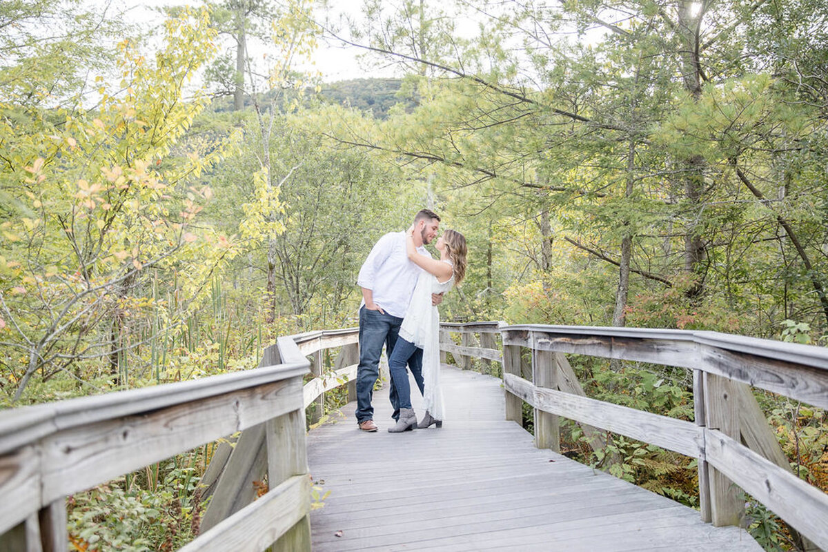 Rachel-Elise-Photography-Syracuse-New-York-Engagement-Shoot-Labrador-Hallow-8