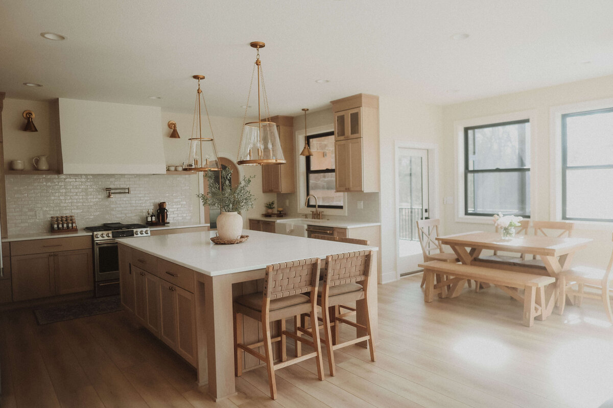 9632-Kitchen-Polk-City-Central-Iowa-Custom-Home-JRL-Builders-3F1A8046