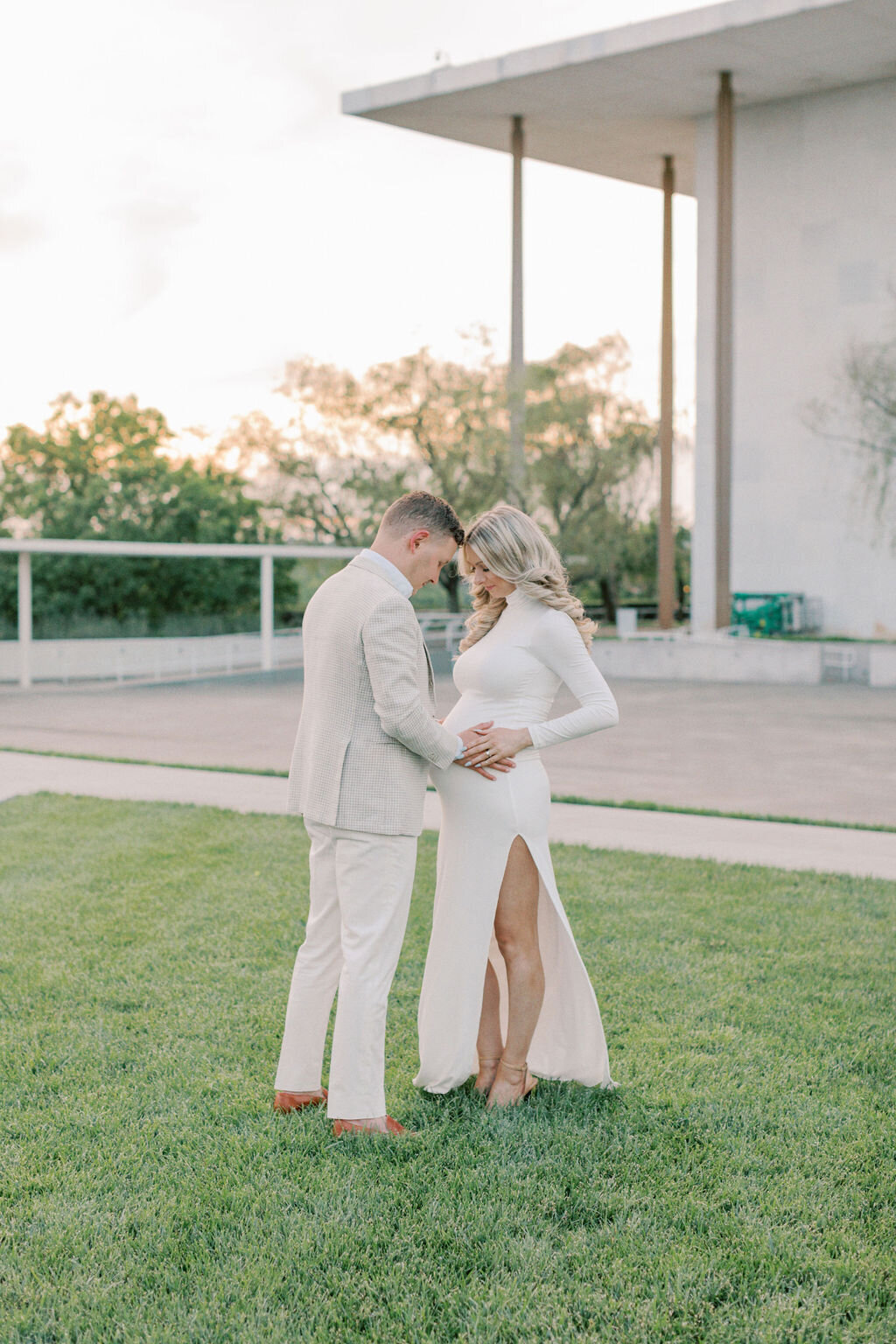 ChristianRumleyPhotography_Leah+Ricky_Maternity_TheKennedyCenter-239