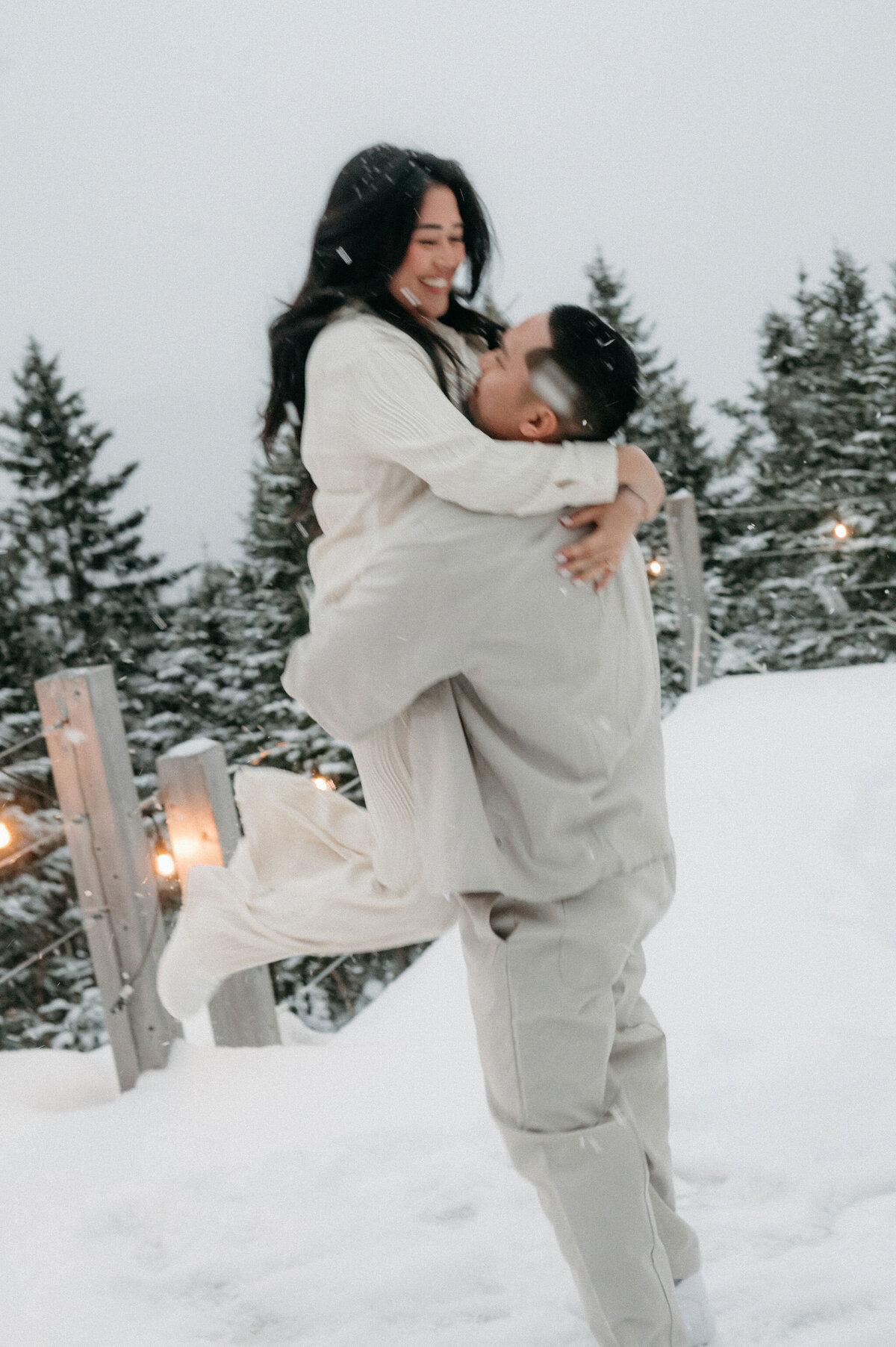 S-R_Winter-Elopement-Quebec-183