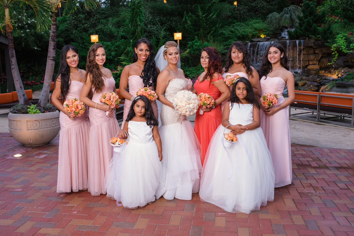 Bridesmaids posing at Crest Hollow Country Club