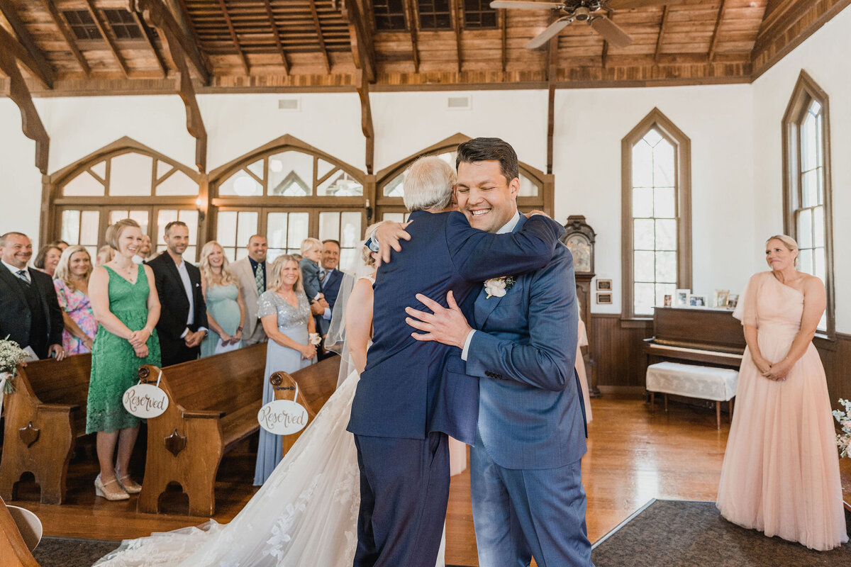 tara-tomlinson-chantilly-chic-elope-tampa-bay-historic-chapel-9