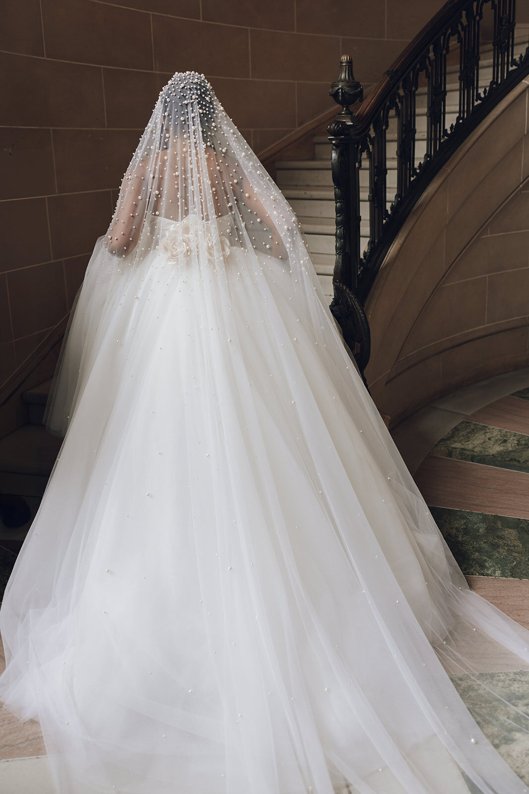 armour-house-chicago-editorial-luxury-wedding-film-191