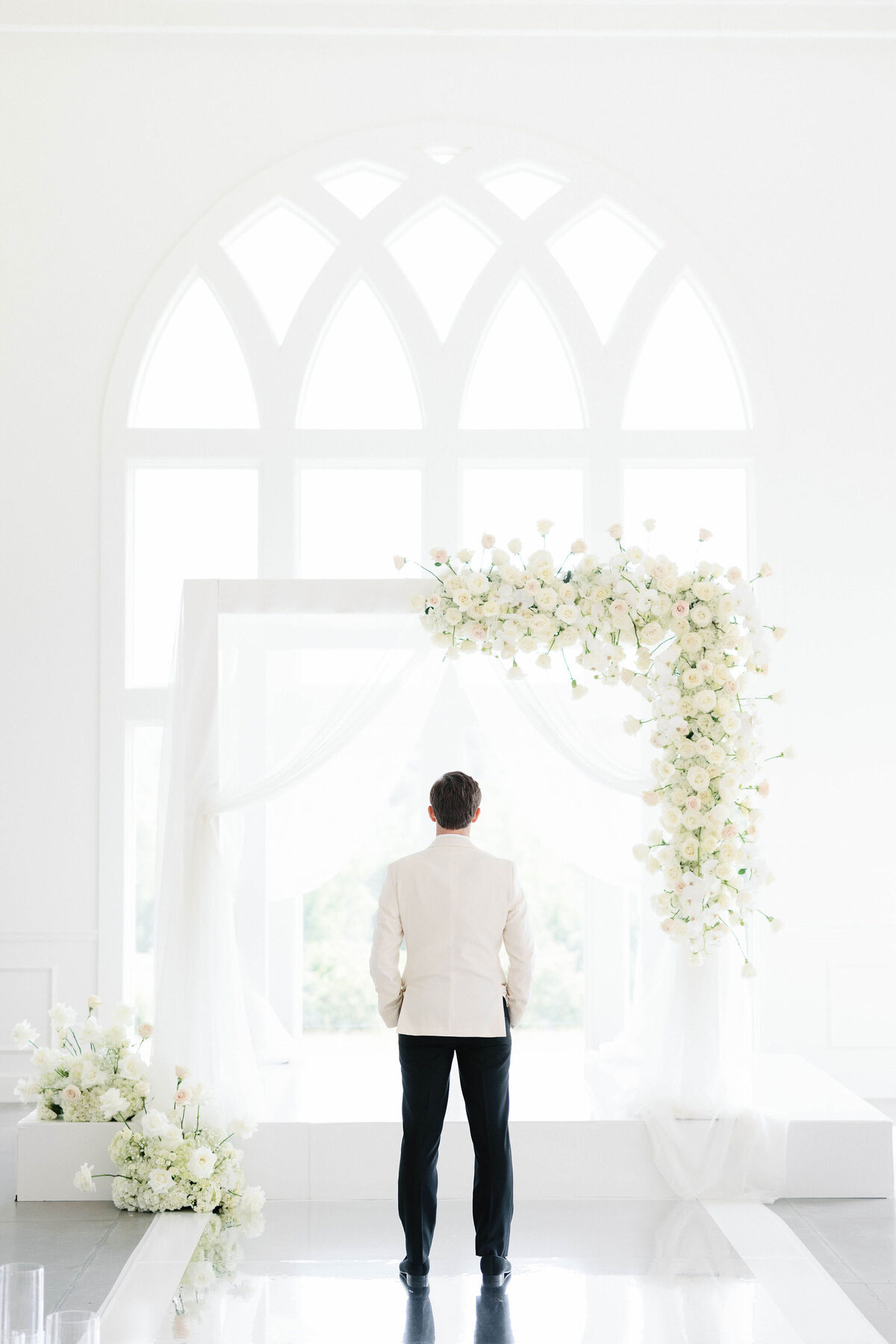 39_bride-groom-first-look