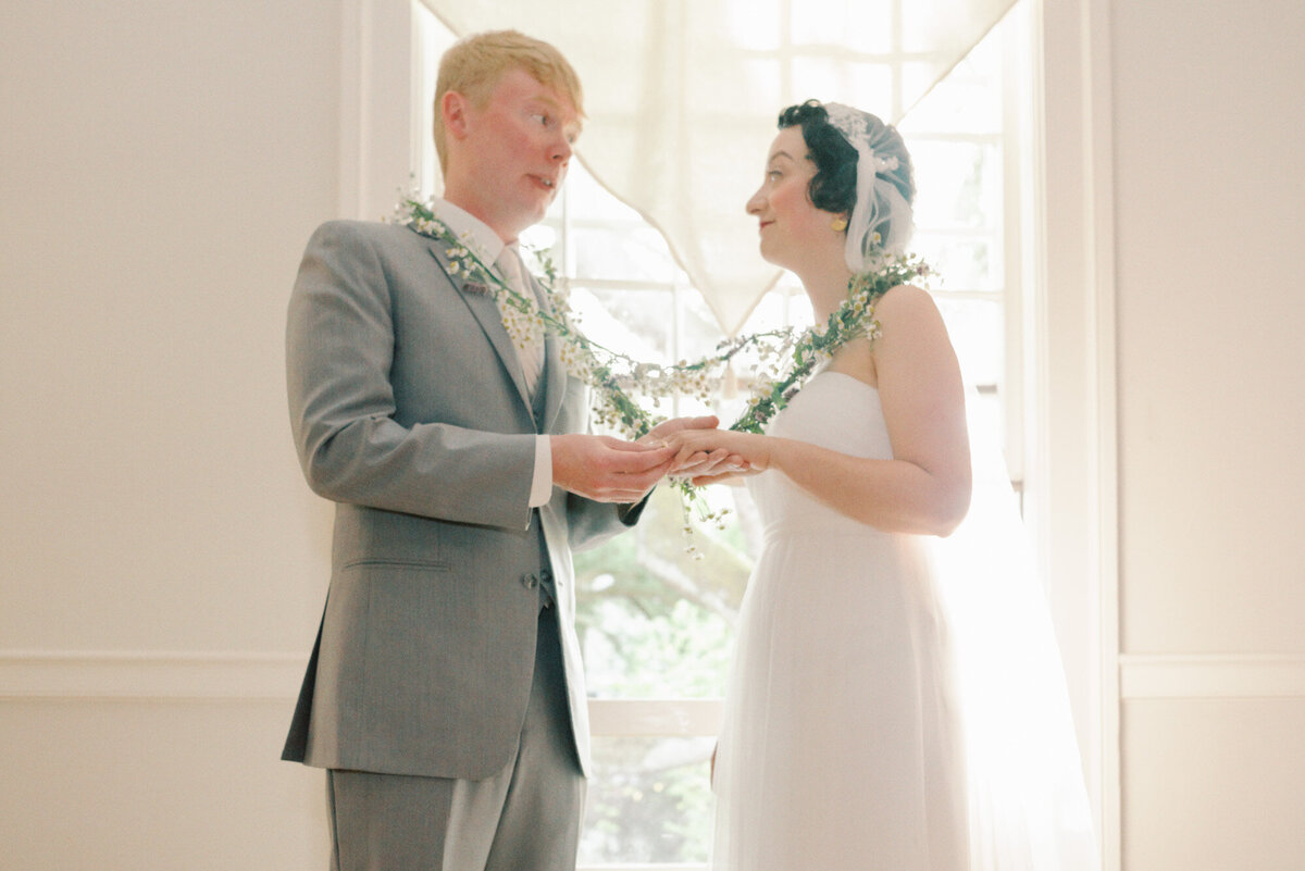 Seattle-wedding-photographer-rainier-chapter-house-76