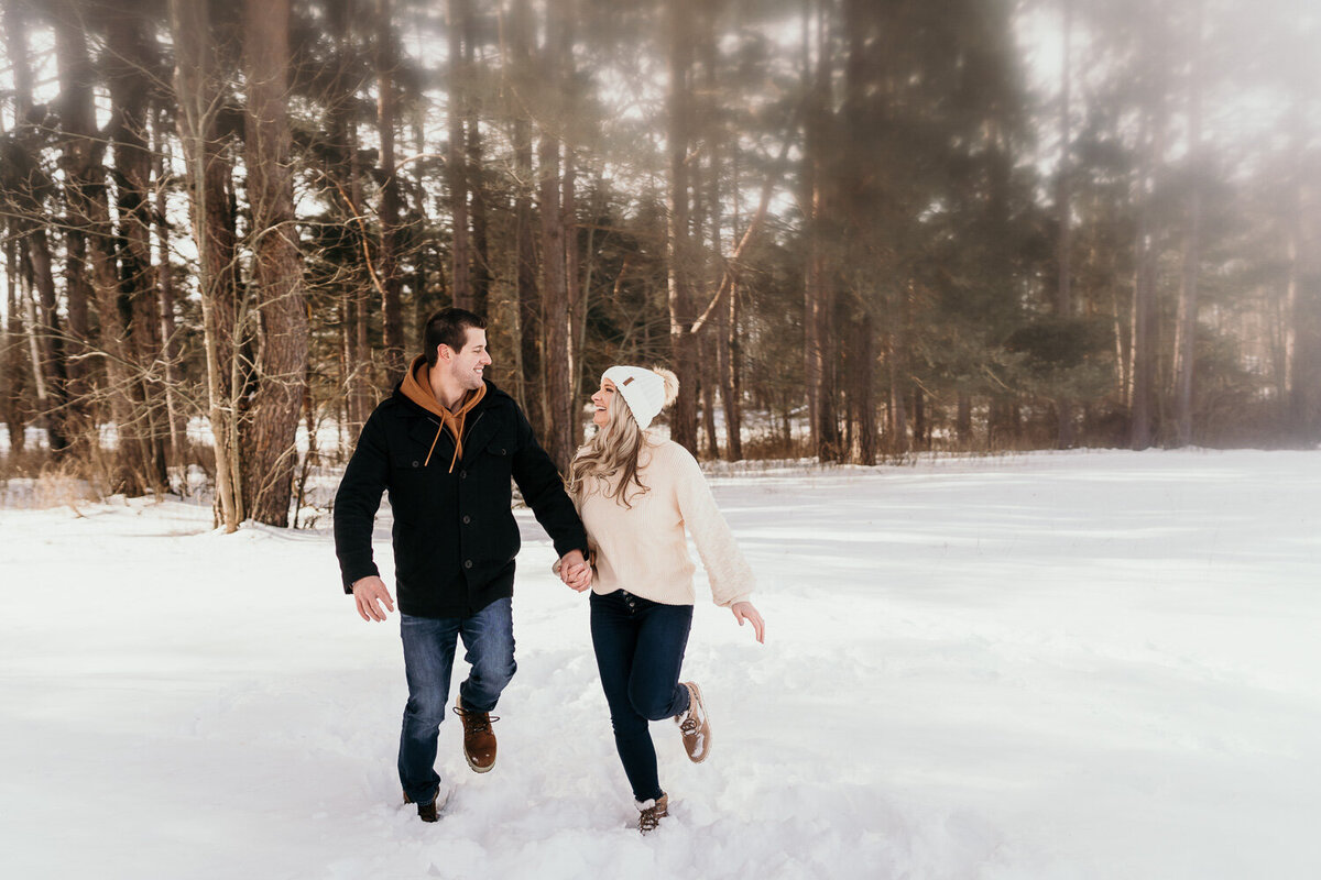 Buffalo-NY-Winter-Engagement_photoshoot-46