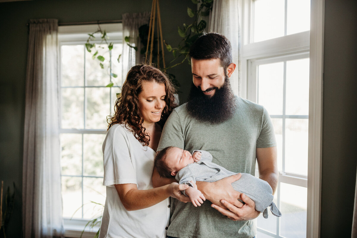 New_Hampshire_Lifestyle_Newborn_Photographer-16