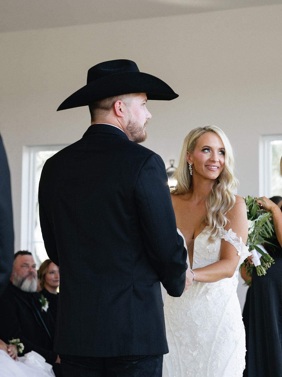 2025-10-11_DykesWeddingPreviews_MollyMurphyPhotography-56