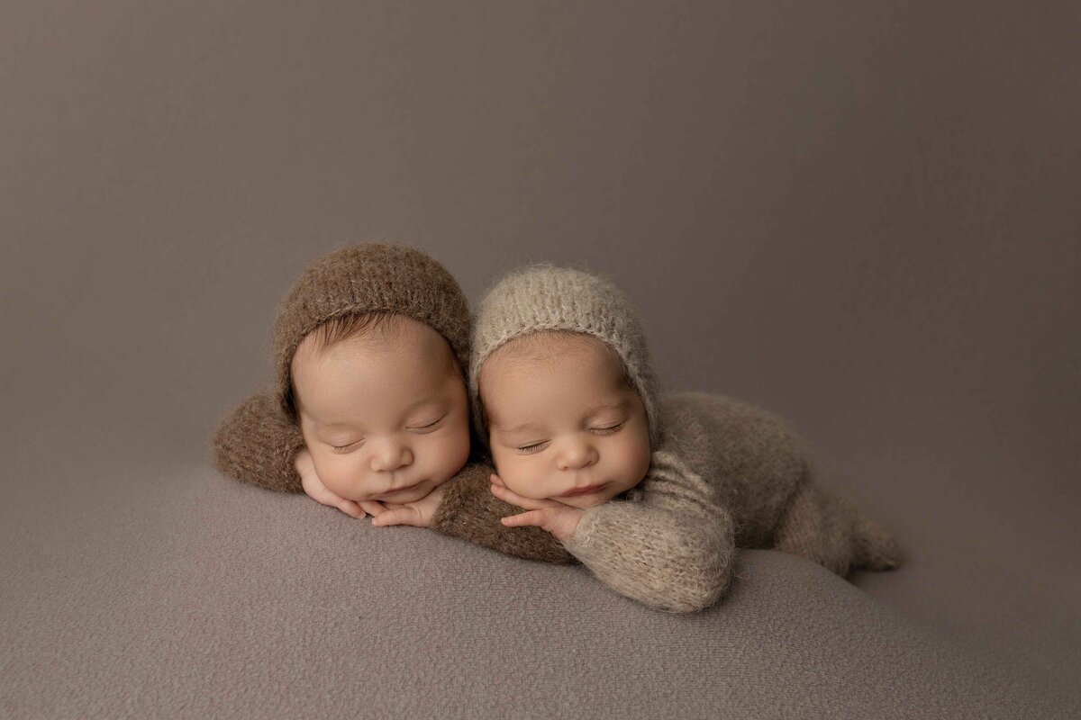 London, ON Premiere Newborn Photographer | Ogg Photography
