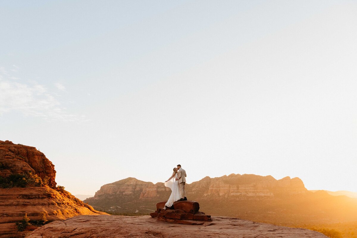 Sedona-Arizona-Red-Rock-Elopement-Wedding-Photographer_0006