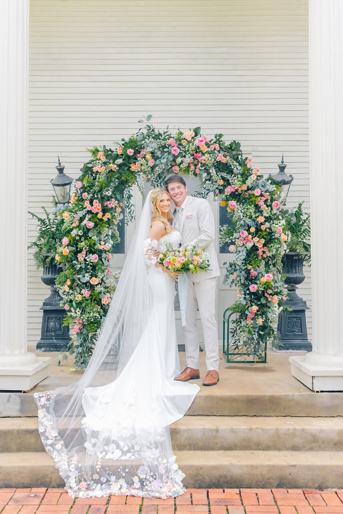 Sneak Peeks Creekside at Colliers End May Wedding | Lauren Elliott Photography | Emily & Kyle Anderson -101