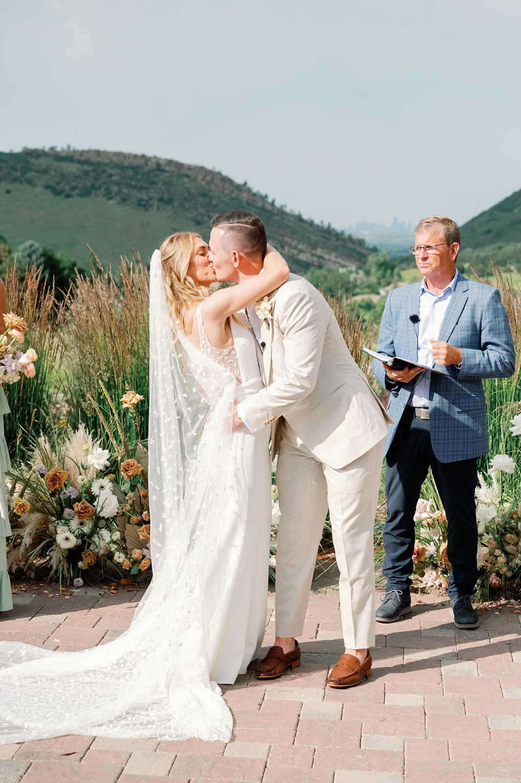 MorganandJoeSneakPeaksWedding-066