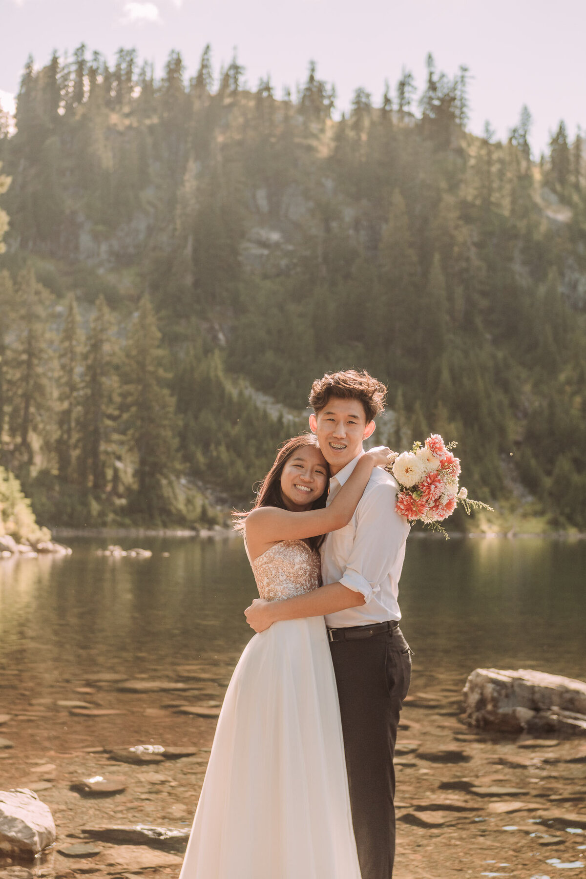 Joyce Li Photography Destination Wedding Elopement Engagement Lifestyle Portrait Photographer West Coast Seattle Washington California snowlakeengagement-11