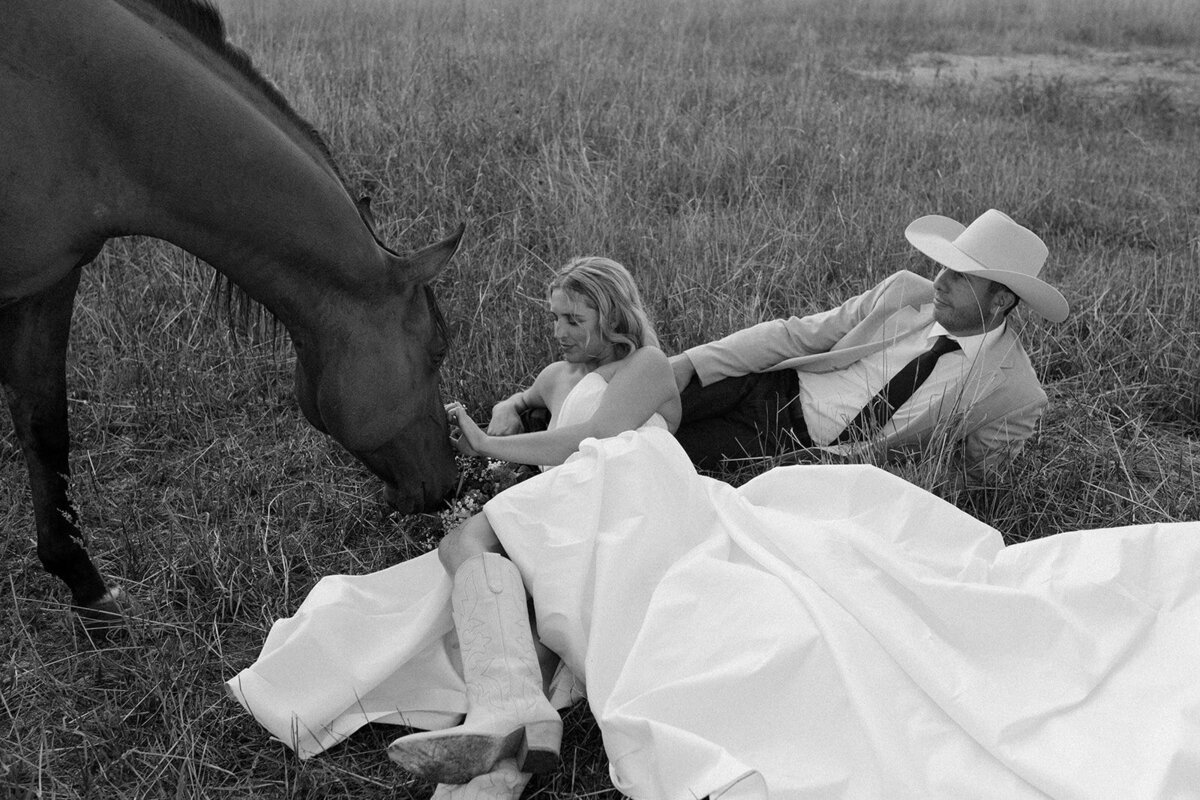 presley-gray-luxury-western-montana-wedding-1101