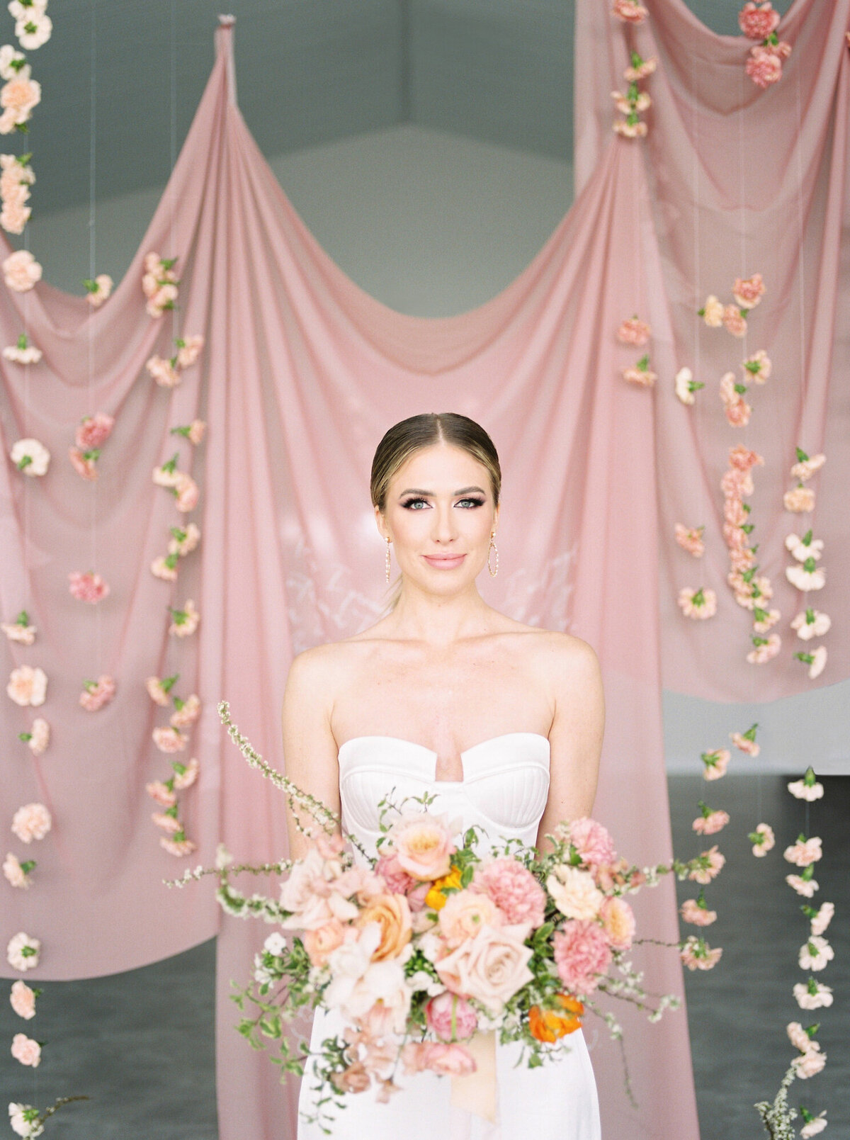 floral-and-field-design-bespoke-wedding-floral-styling-calgary-alberta-peach-kiss-editorial-bridal-groom-portraits-36