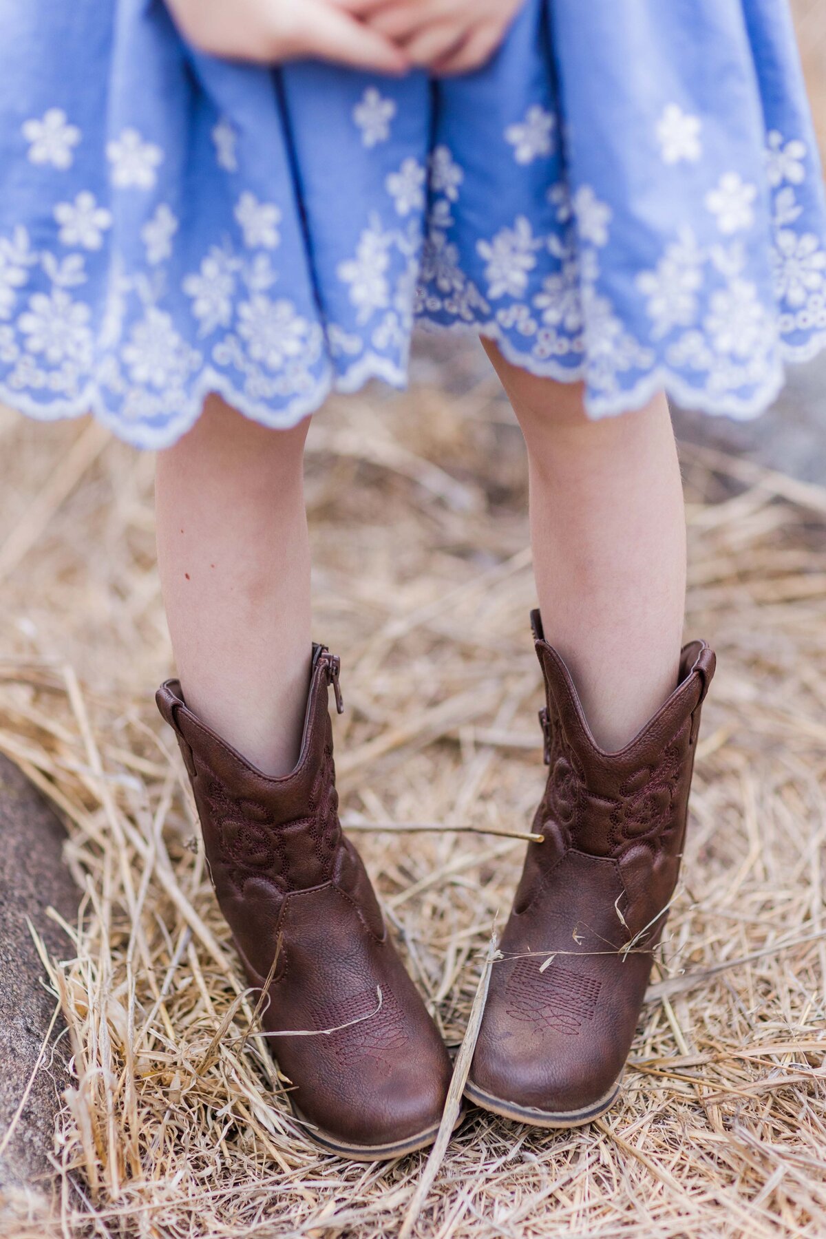 san-diego-sweetwater-river-bridge-family-photo-shoot-child-boots