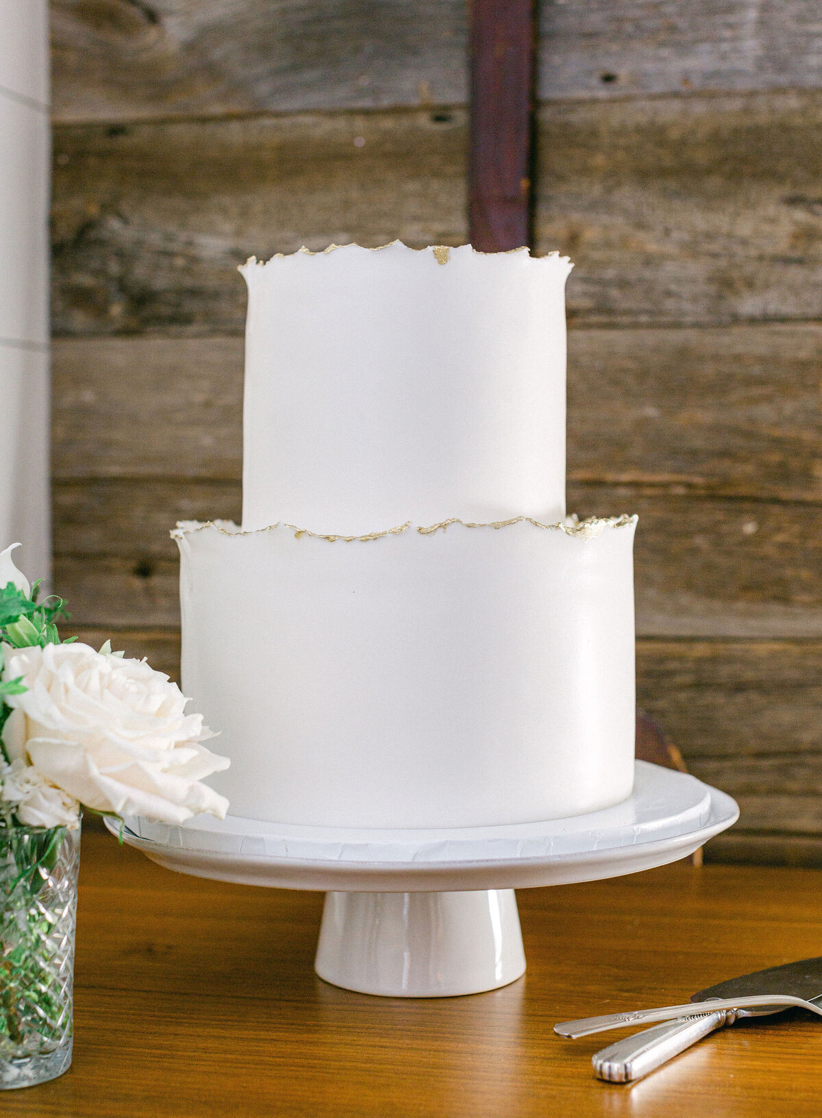 wedding-cake-graybarns-ct-jen-strunk-events