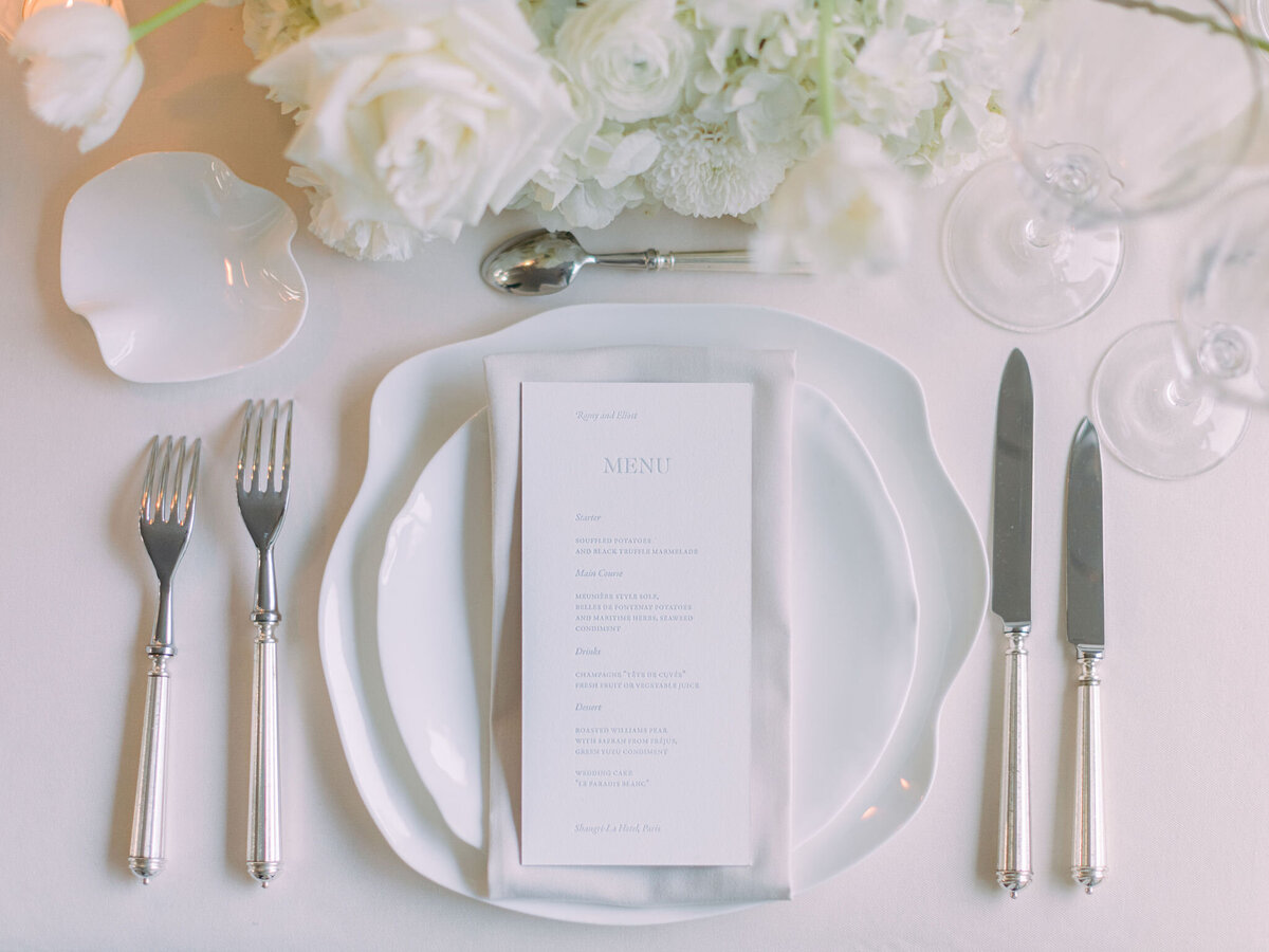 fine-art-and-white-decoration-for-elegant-wedding