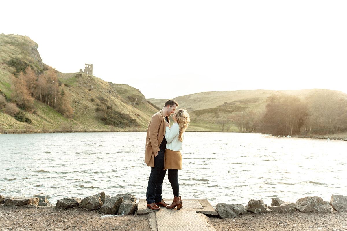 Arthurs seat photography, engagement shoot with Jill Cherry Porter, wedding photographer edinburgh