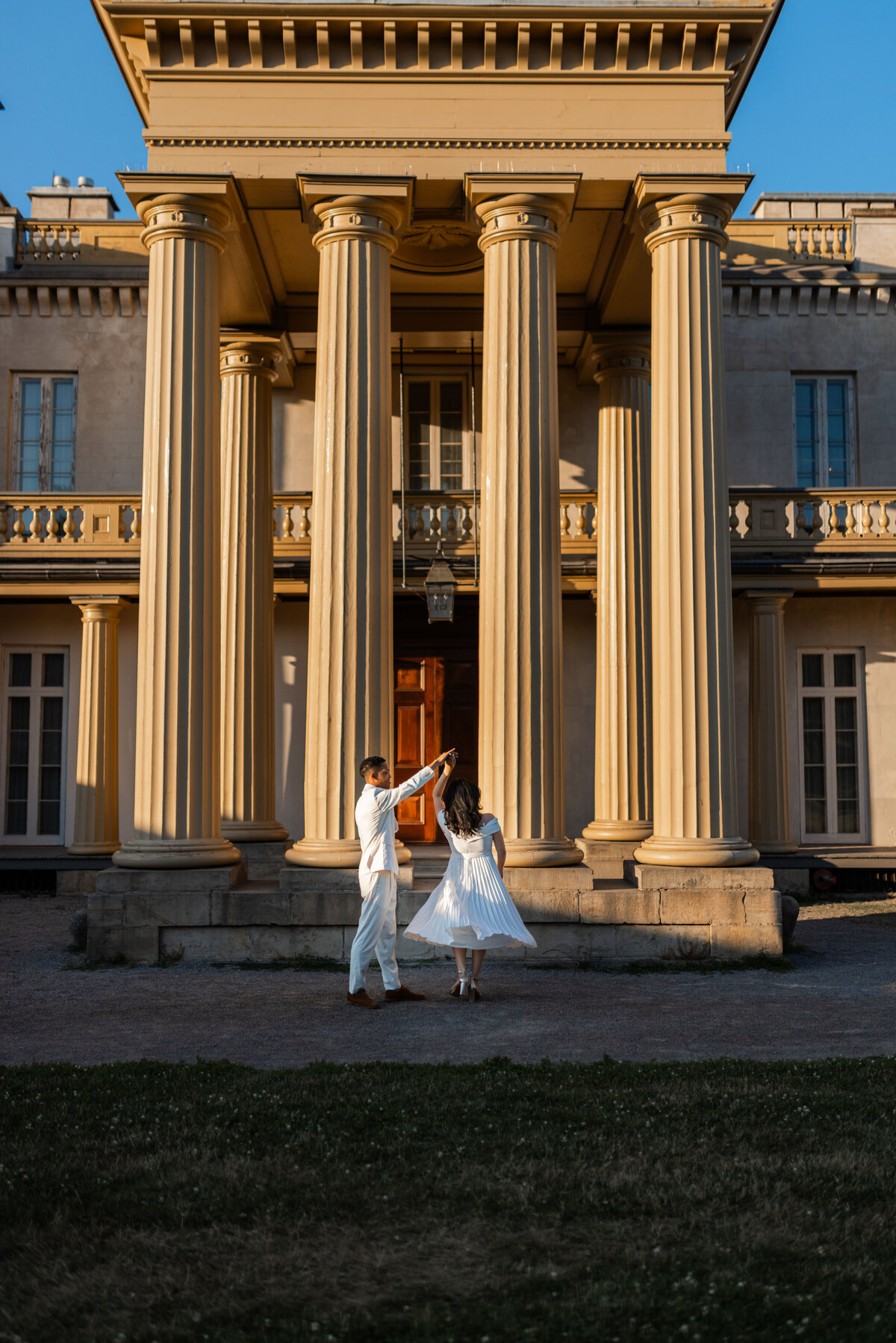 Dundurn Castle hamilton engagement shoot Cam Pris 8