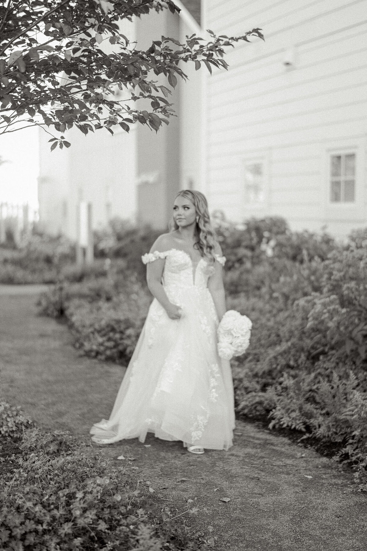 Ali-Reed-Photography-Alexandra-Elise-Photography-Film-Wedding-Photographer-Finger-Lakes-New-York-New-England-007