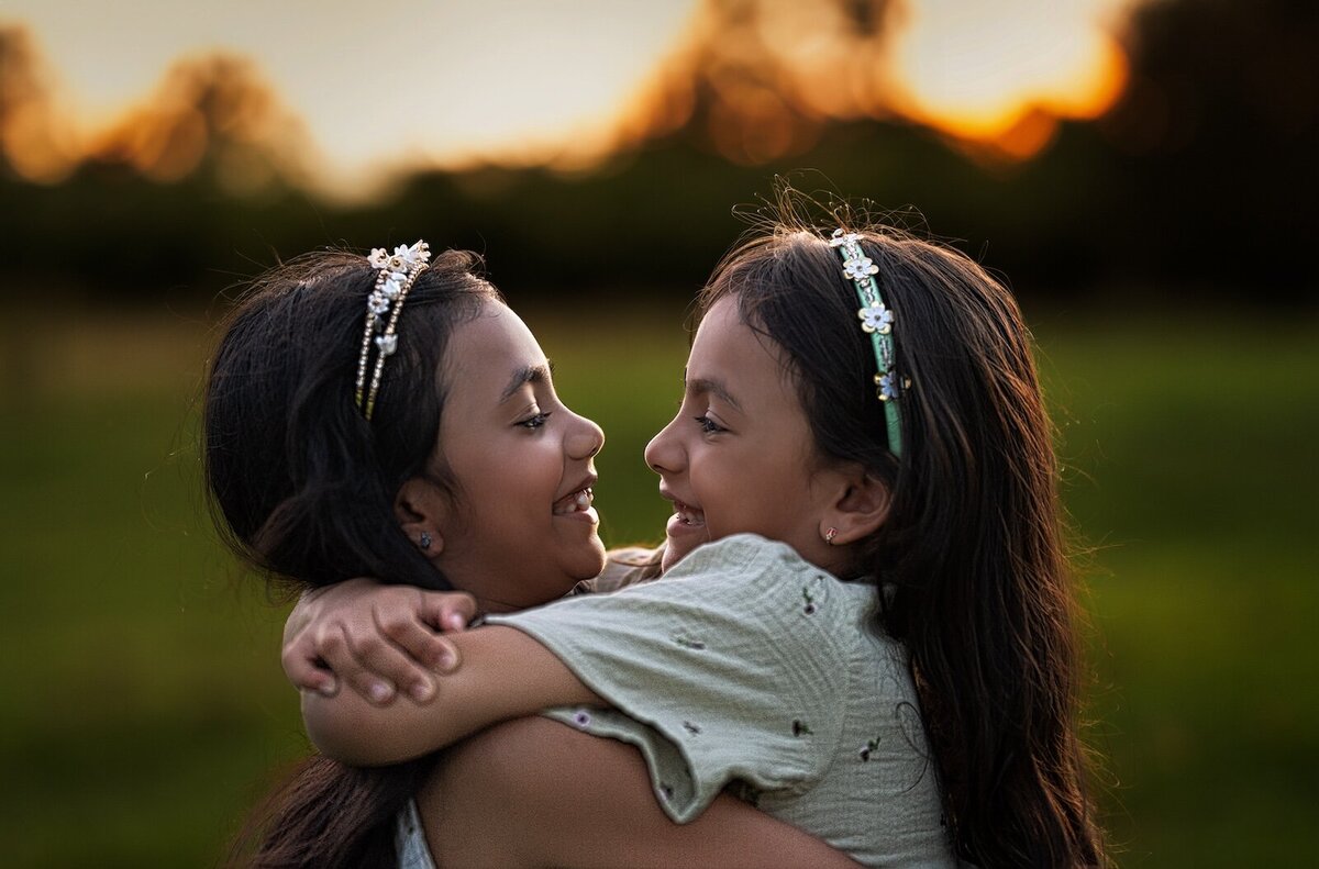 Brisbane-Family-Portrait-2-Girl-in-Oxley-Creek-Common-during-Sunset-12