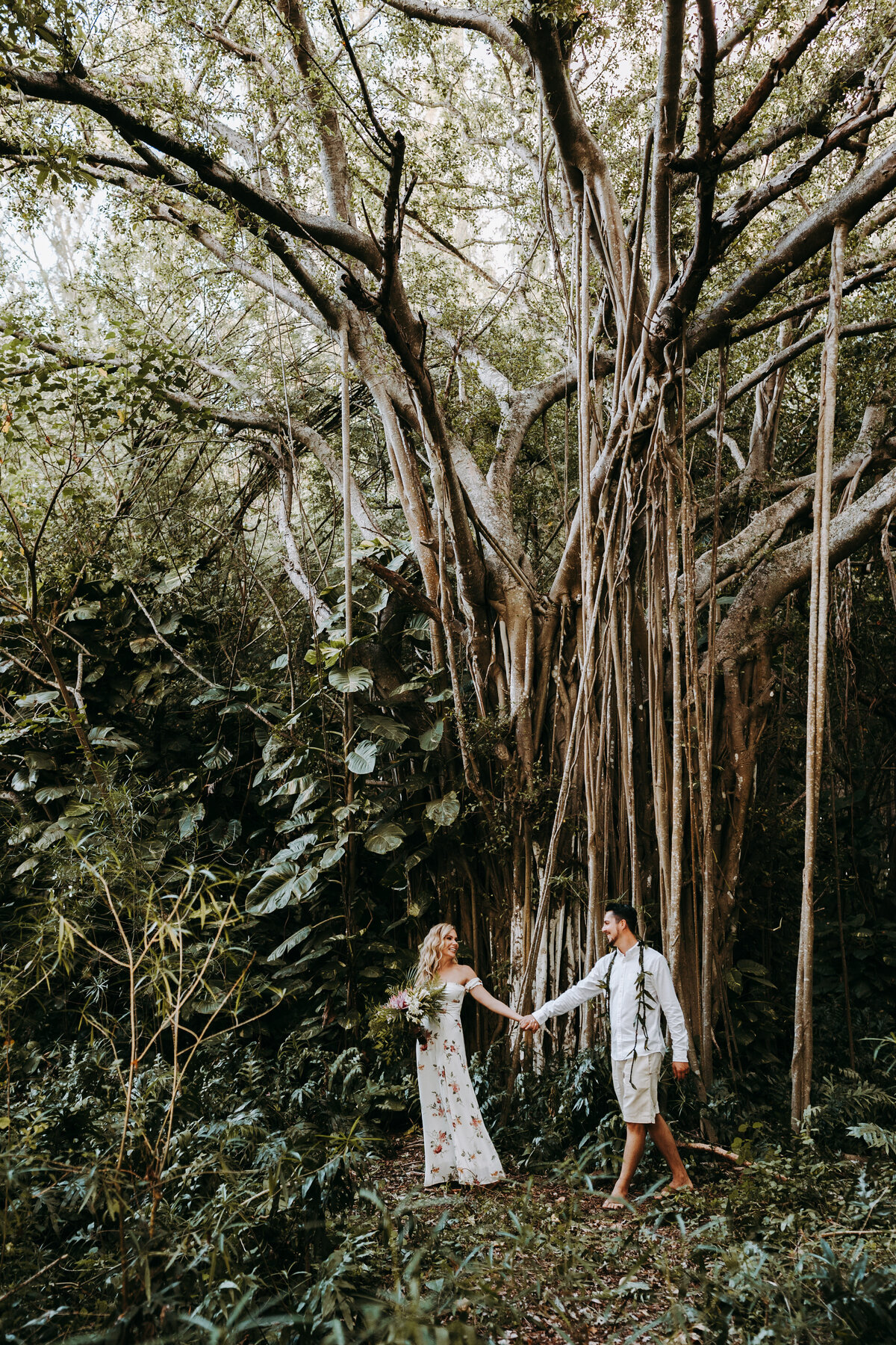21.09.08__Kelly and Johnny_Oahu elopement_previews_0010