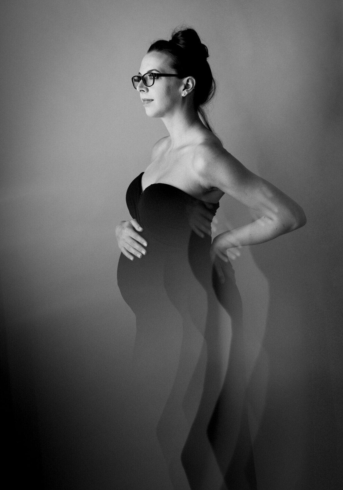 maternity-shoot-with-brunette-3