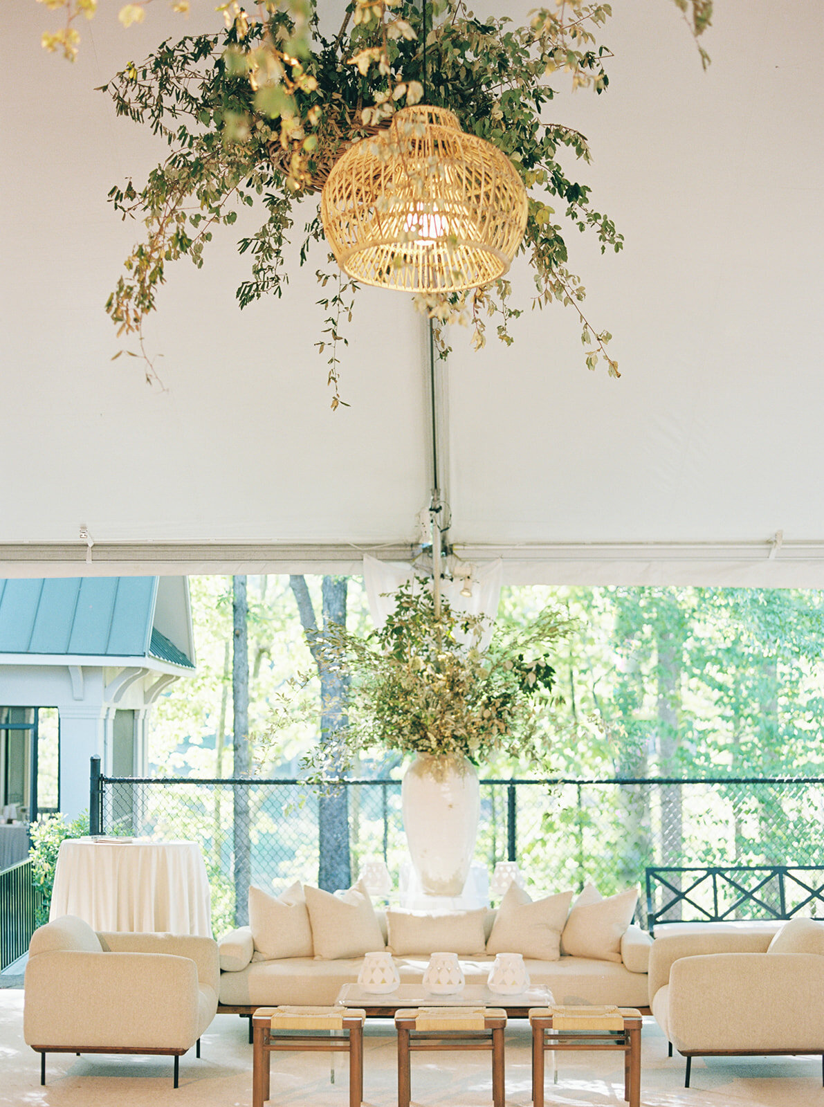 wedding-lounge-white