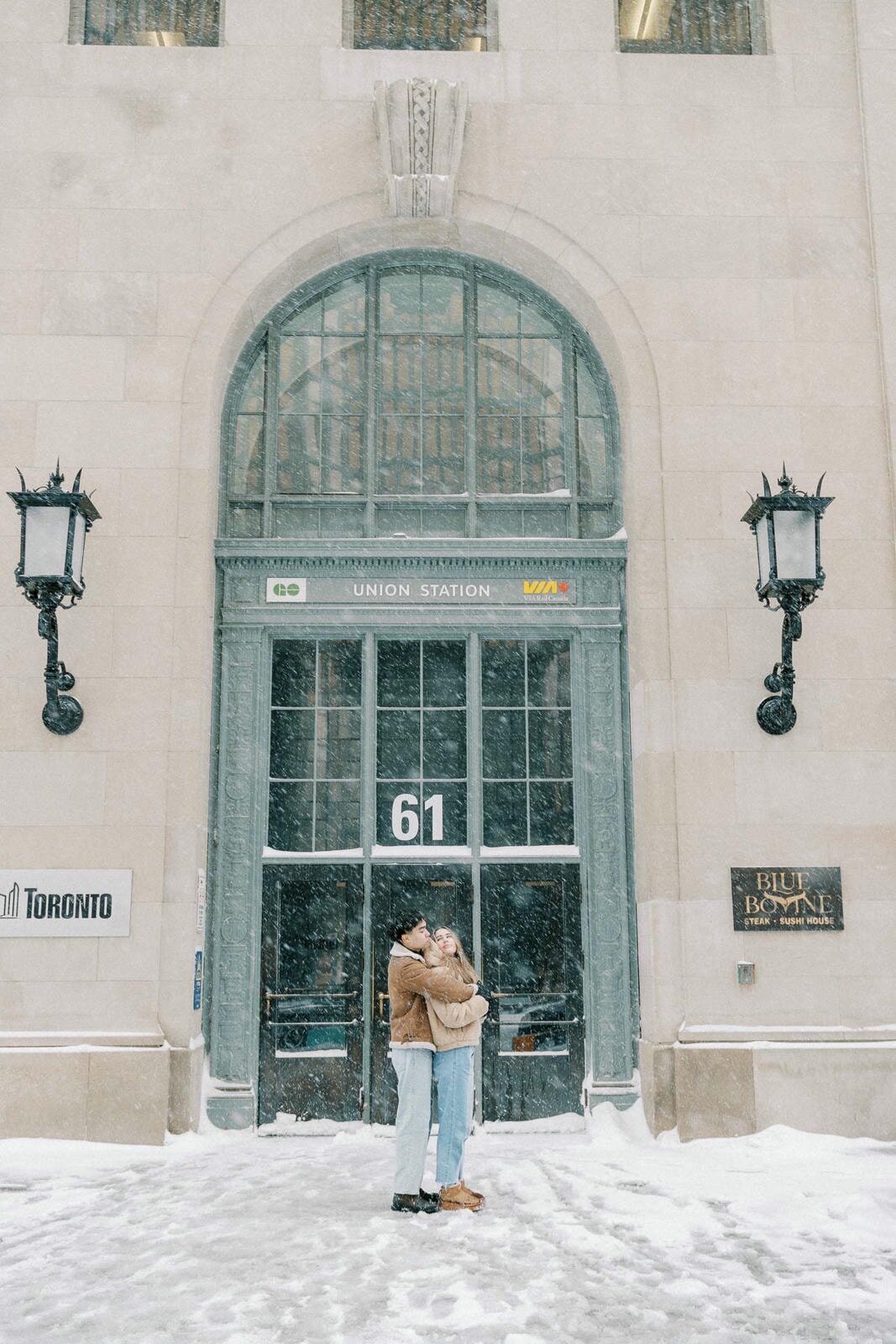 E10-Winter-snowy-engagement-photoshoot-in-Toronto-Zhan-and-Tina-2025-02-16-2500px-1026