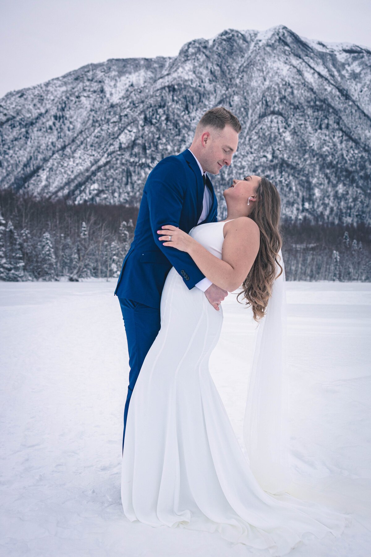 Alaska military couple dips on Mirror Lake