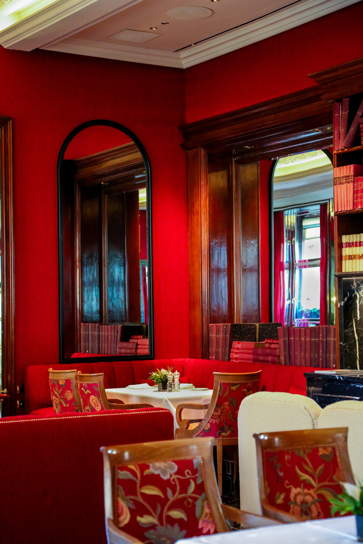 Waterstone - Hotel Hassler - Rome - Italy - Luxury Boutique Hotel - Salone Eva_