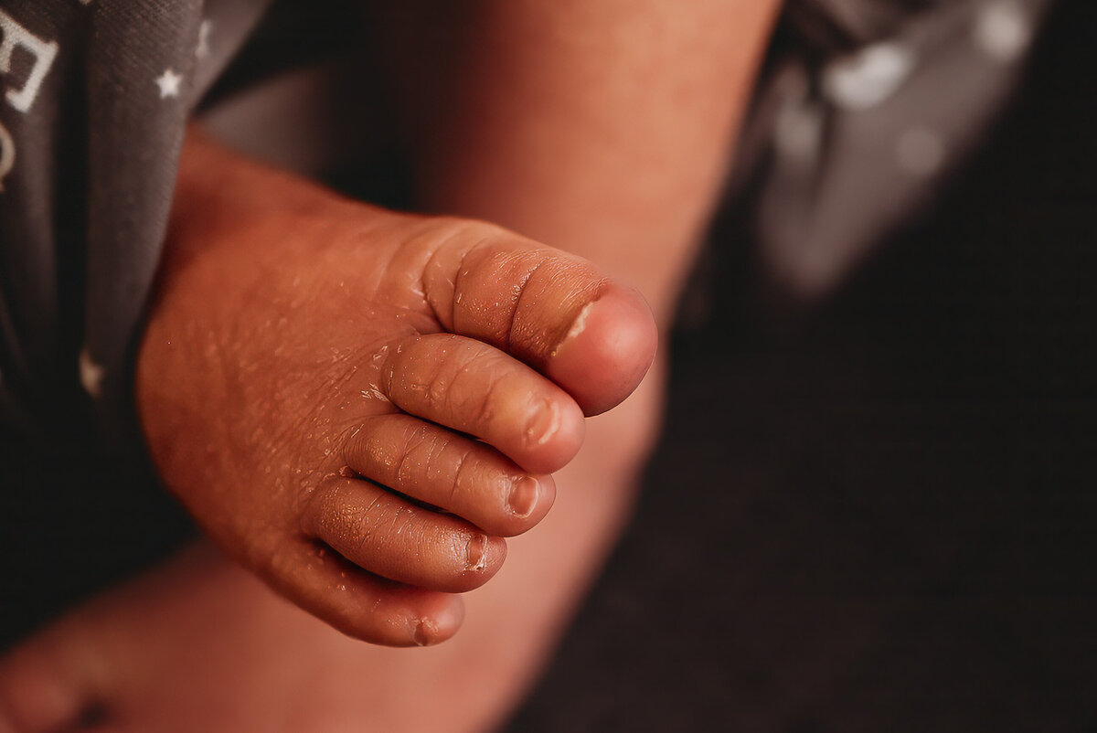 heintz-newborn-bismarck-studio-13