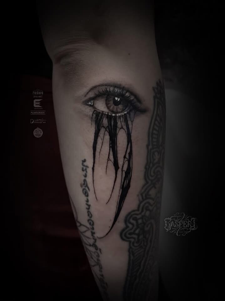 bloody-ink-roberto-tattookuenstler-zuerich-oberland-hinwil (14)