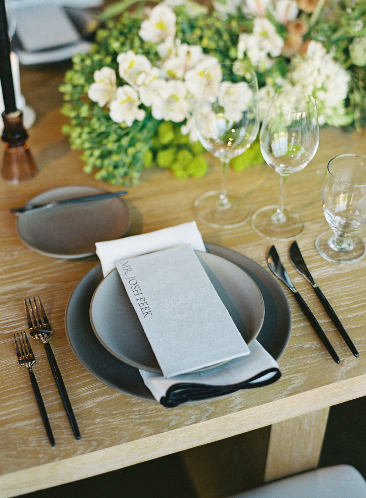 estate-yountville-personalized-place-setting-wedding-detail -2