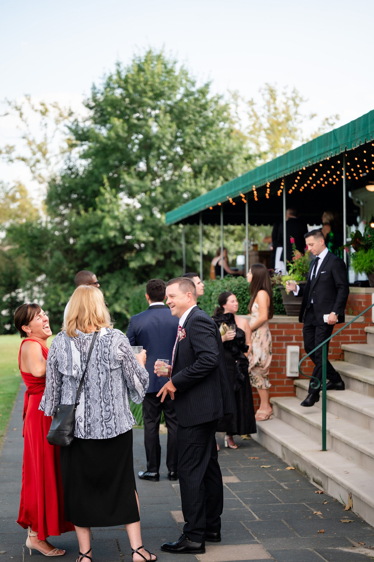 cocktail hour at oakmont country club wedding