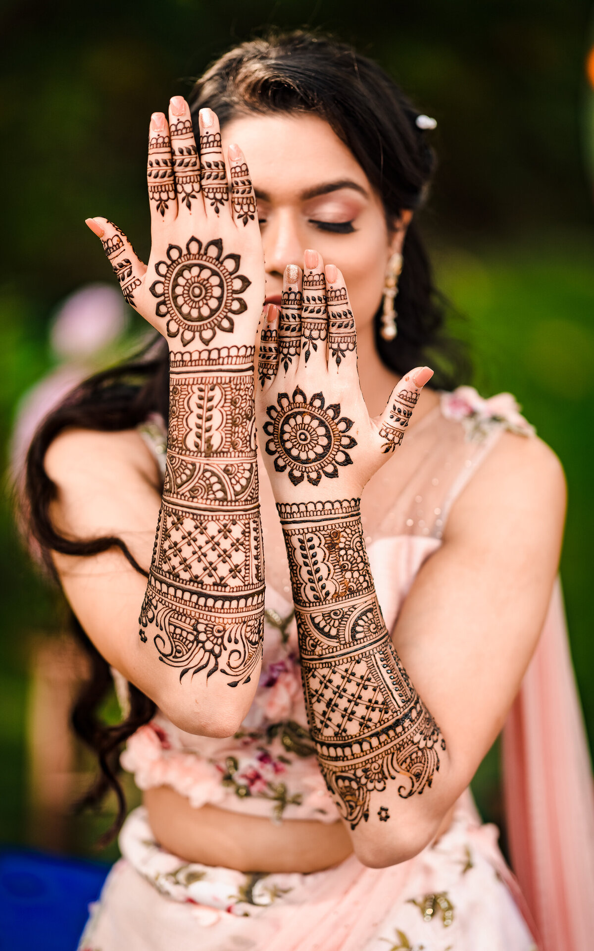 Capture your Edison wedding with beautiful photography by Ishan Fotografi.