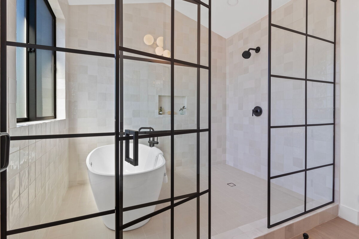luxury-bathroom-design-los-angeles-marble-vanity-glass-shower