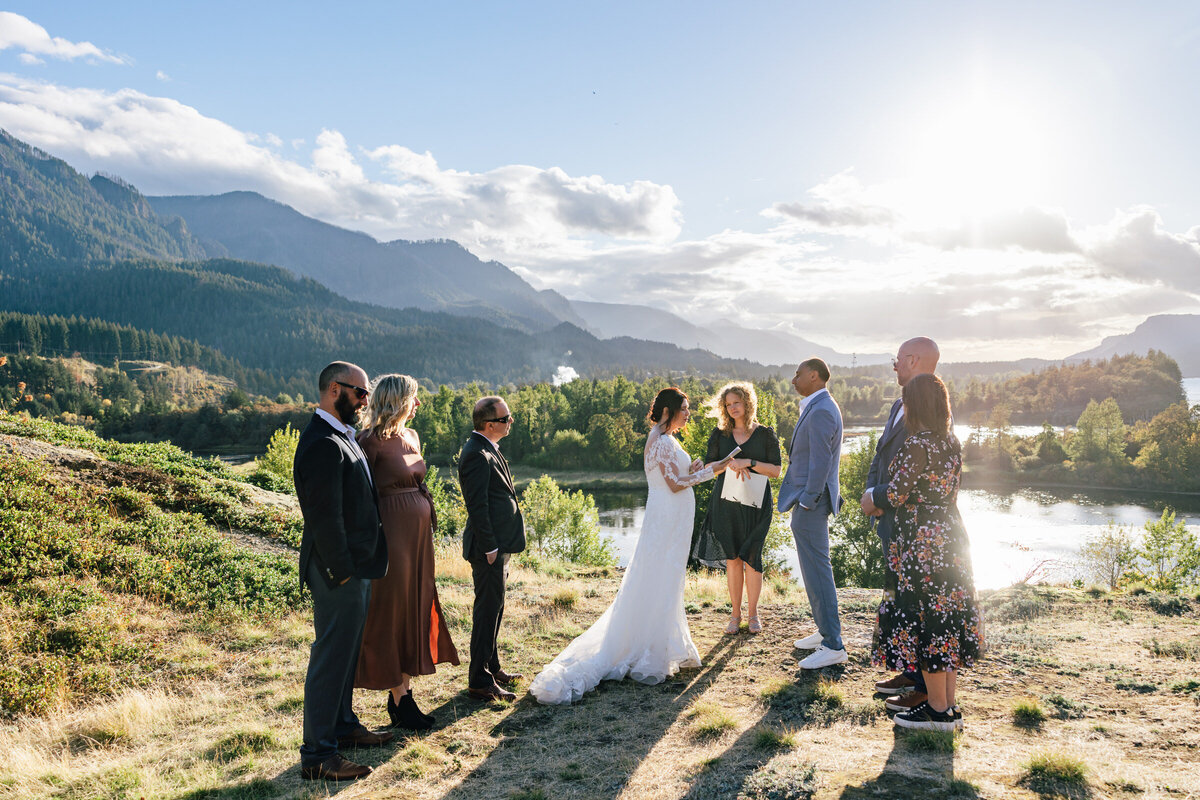 Columbia-River-Gorge-Oregon-Elopement-Photographer-2