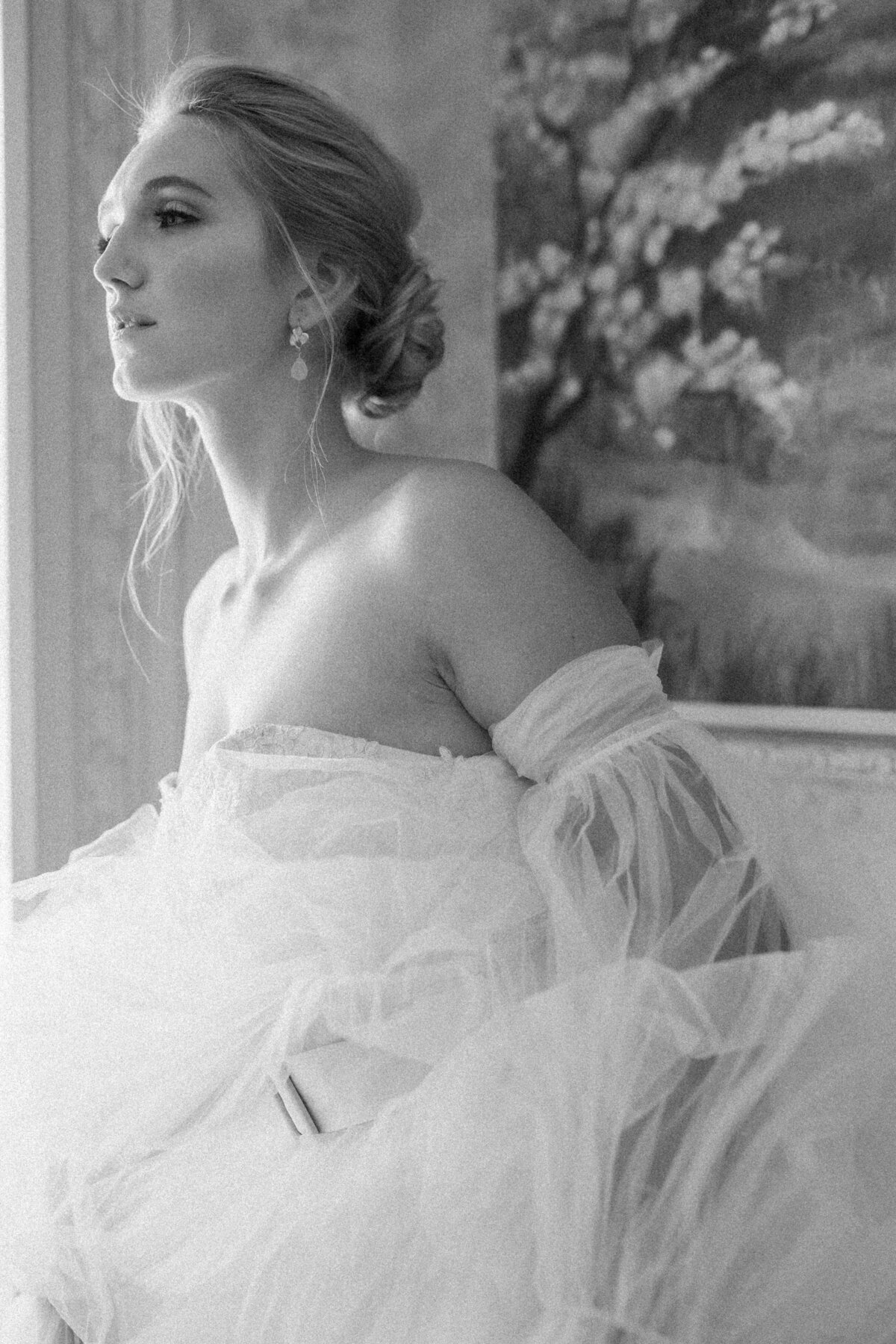 0435 Graydon Hall Manor British Vogue Editorial Toronto Wedding Lisa Vigliotta Photography