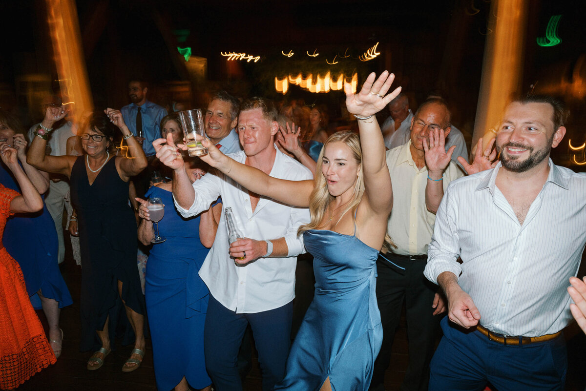farm-at-eagles-ridge-lancaster-wedding-110