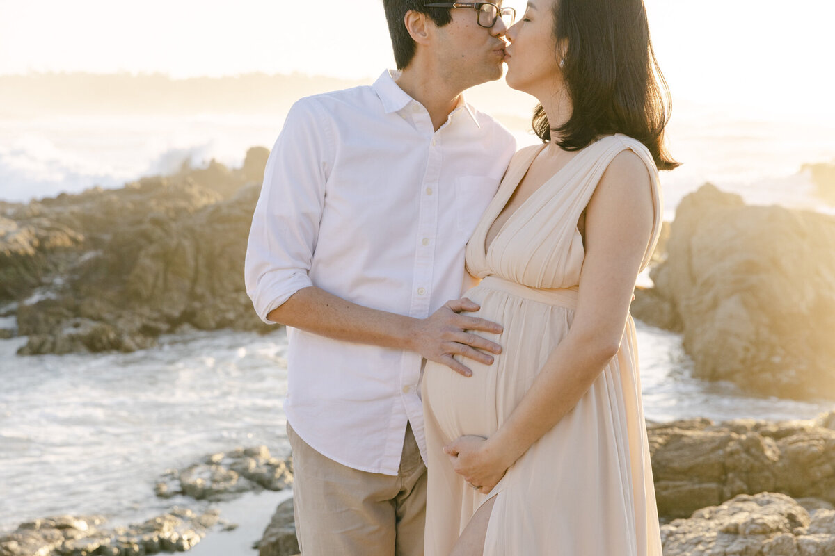 PERRUCCIPHOTO_PEBBLE_BEACH_FAMILY_MATERNITY_SESSION_32