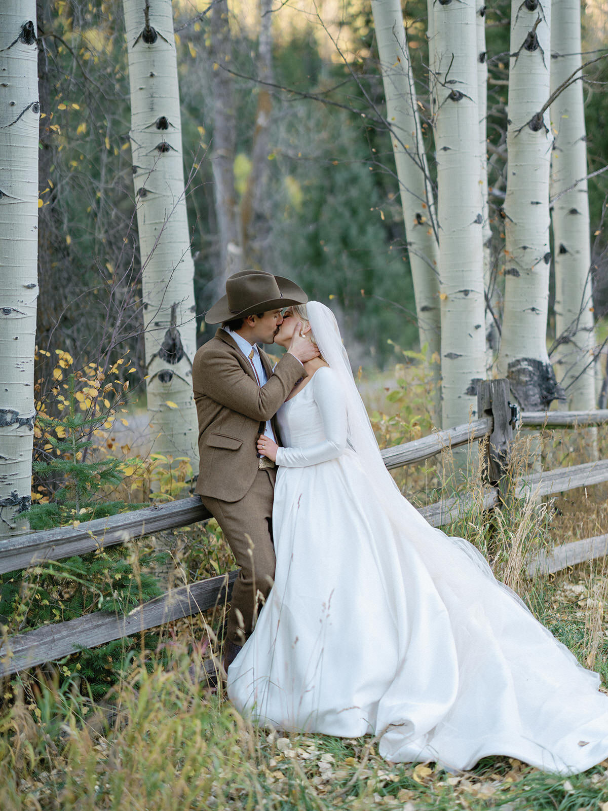 Aspen fall tented wedding at t lazy 7 ranch_RxL-96