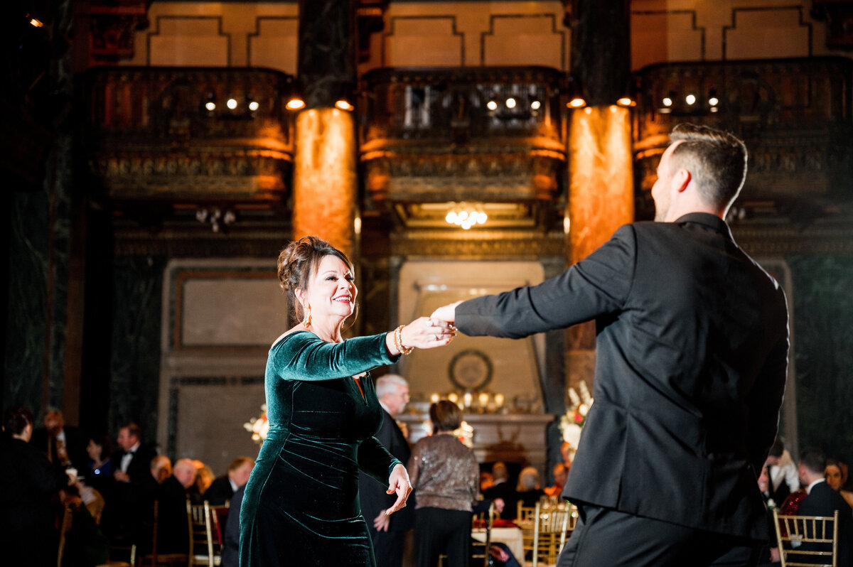 carnegie museum groom dancing with mom